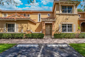 13801 NW 84th Ct, Hialeah, FL 33016, Sold 11/05/21