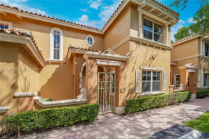 13801 NW 84th Ct, Hialeah, FL 33016, Sold 11/05/21