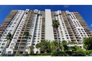 18151 NE 31st Ct, Aventura, FL 33160, Sold 01/03/22