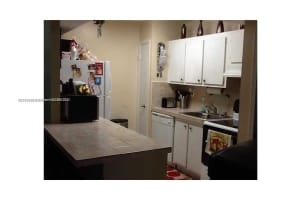 800 SW 129th Pl, Miami, FL 33184, Sold 12/03/21