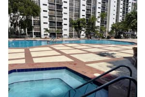 17021 N Bay Rd, Sunny Isles Beach, FL 33160, Sold 01/07/22
