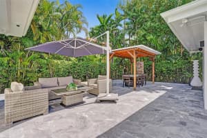 7601 Coquina Dr, North Bay Village, FL 33141, Sold 12/15/21