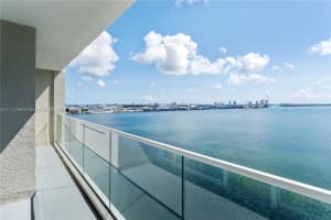 800 Claughton Island Dr, Miami, FL 33131, Sold 01/31/22
