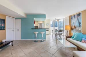 1621 Bay Rd, Miami Beach, FL 33139, Sold 12/06/21