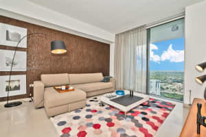 88 SW 7th St, Miami, FL 33130, Sold 02/02/22