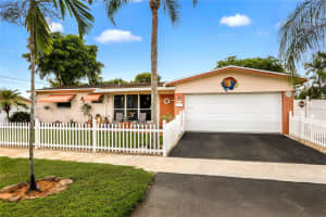 804 NW 8th St, Dania Beach, FL 33004, Sold 02/25/22