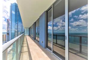 Brickell House, 1300 Brickell Bay Dr, Miami, FL 33131, Sold 12/23/21