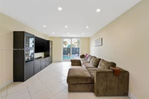 16065 SW 100th Ln, Miami, FL 33196, Sold 11/29/21