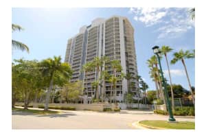 3600 Yacht Club Dr, Aventura, FL 33180, Sold 03/18/22