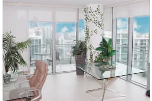 Riverfront, 92 SW 3rd St, Miami, FL 33130, Sold 01/20/22