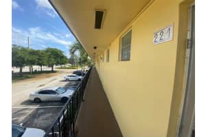2940 NE 203rd St APT C221, Aventura, FL 33180, Sold 02/14/22