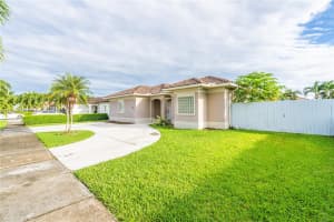 1404 SE 5th St, Homestead, FL 33033, Sold 12/23/21