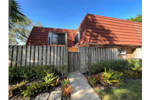 9997 NW 7th St, Plantation, FL 33324, Sold 11/15/21