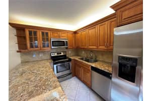 9997 NW 7th St, Plantation, FL 33324, Sold 11/15/21
