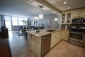 3725 S Ocean Dr, Hollywood, FL 33019, Sold 02/03/22