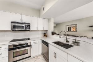 100 Meridian Ave, Miami Beach, FL 33139, Sold 02/07/22