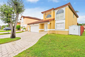 8301 NW 197th St, Hialeah, FL 33015, Sold 02/08/22
