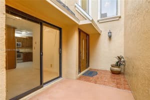 311 Vista Isles Dr, Plantation, FL 33325, Sold 12/01/21