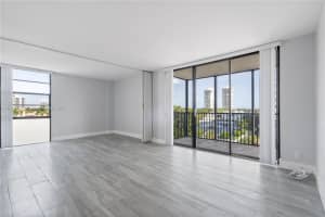 3475 N Country Club Dr, Miami, FL 33180, Sold 11/30/21