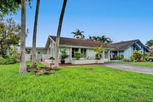 8220 SW 41st St, Davie, FL 33328, Sold 02/03/22