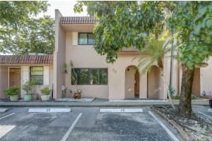23 N Valencia Dr, Davie, FL 33324, Sold 01/20/22
