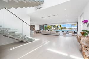 305 N Shore Dr, Miami Beach, FL 33141, Sold 01/17/22