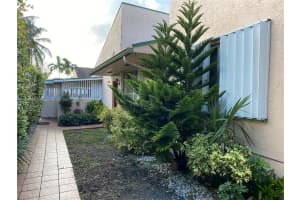 9173 Fontainebleau Blvd, Miami, FL 33172, Sold 03/14/22