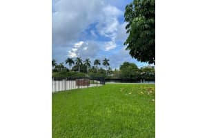 3475 N Country Club Dr, Miami, FL 33180, Sold 12/21/21