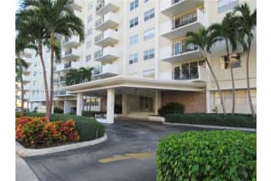 401 Golden Isles Dr, Hallandale Beach, FL 33009, Sold 01/04/22