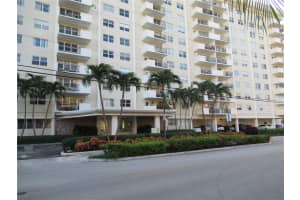 401 Golden Isles Dr, Hallandale Beach, FL 33009, Sold 01/04/22