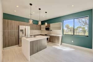 161 SE 1st Cir, Pompano Beach, FL 33060, Sold 11/30/21