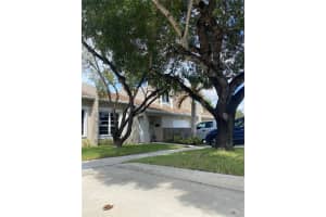 633 Woodgate Ln, Sunrise, FL 33326, Sold 12/17/21