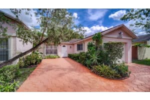 19231 NW 61st Ave, Hialeah, FL 33015, Sold 12/17/21