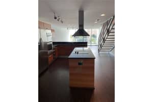 2950 NE 188th St, Miami, FL 33180, Sold 04/14/22