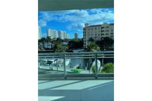 2950 NE 188th St, Miami, FL 33180, Sold 04/14/22