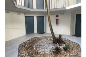 9437 Fontainebleau Blvd, Miami, FL 33172, Sold 12/20/21