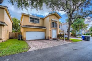 1031 N 12th Terrace, Hollywood, FL 33019, Sold 12/09/21