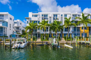 71 N Shore Dr, Miami Beach, FL 33141, Sold 01/26/22