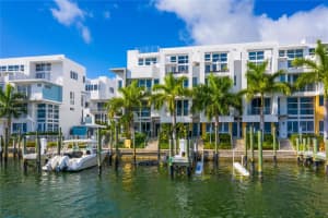 71 N Shore Dr, Miami Beach, FL 33141, Sold 01/26/22
