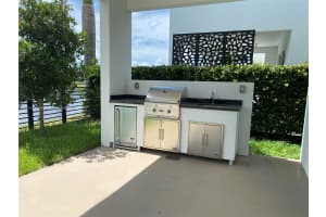 10250 NW 75th Terrace, Doral, FL 33178, Sold 05/05/22