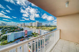 3161 S Ocean Dr, Hallandale Beach, FL 33009, Sold 02/04/22