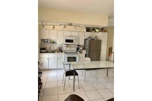 949 Pennsylvania Ave, Miami Beach, FL 33139, Sold 11/30/21