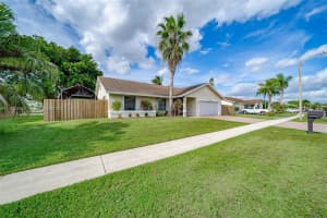 7921 NW 90th Ave, Tamarac, FL 33321, Sold 01/21/22