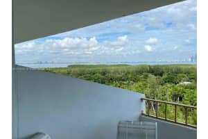155 Ocean Ln Dr, Key Biscayne, FL 33149, Sold 09/08/22