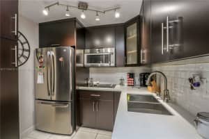 9350 Fontainebleau Blvd, Miami, FL 33172, Sold 11/24/21