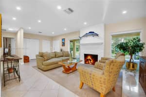 7531 SW 52nd Ct, Miami, FL 33143, Sold 12/20/21
