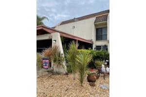 6502 Kendale Lakes Dr, Miami, FL 33183, Sold 02/24/22