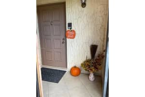 6502 Kendale Lakes Dr, Miami, FL 33183, Sold 02/24/22