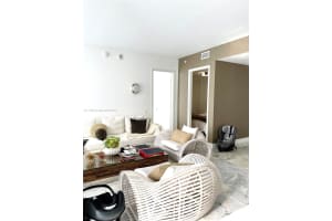 Brickell House, 1300 Brickell Bay Dr, Miami, FL 33131, Sold 02/11/22