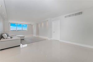 5005 Collins Ave # C5, Miami, FL 33140, Sold 03/10/22
